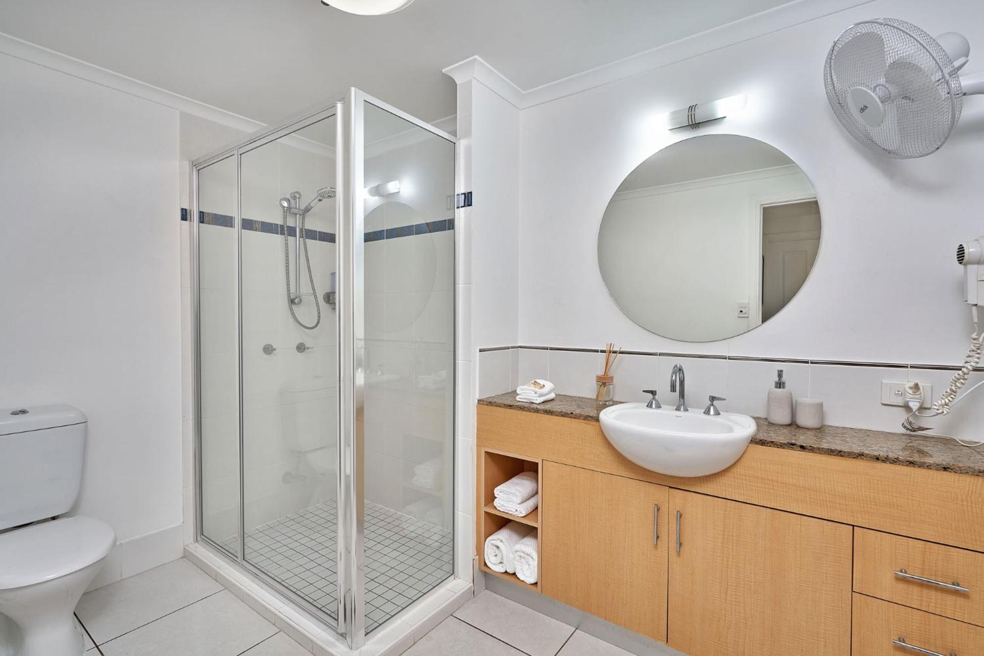 Stunning 2-3 Bed Penthouse Glorious Ocean Views