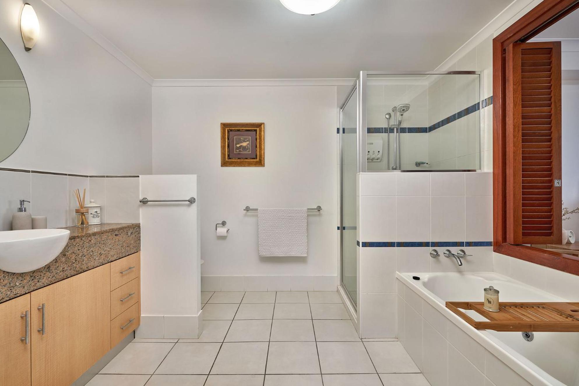 Stunning 2-3 Bed Penthouse Glorious Ocean Views