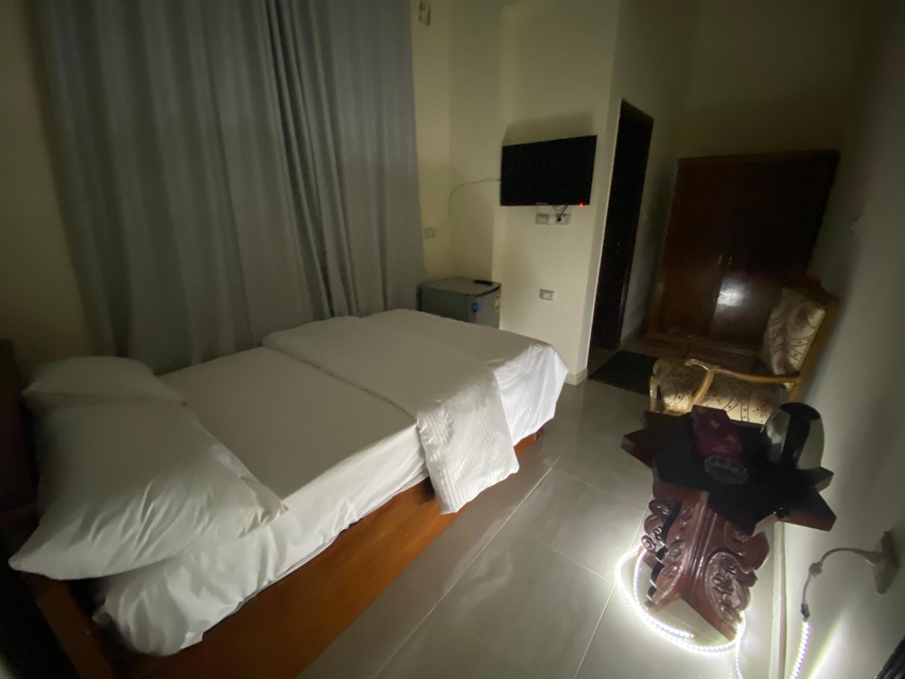 Sneferu Hotel