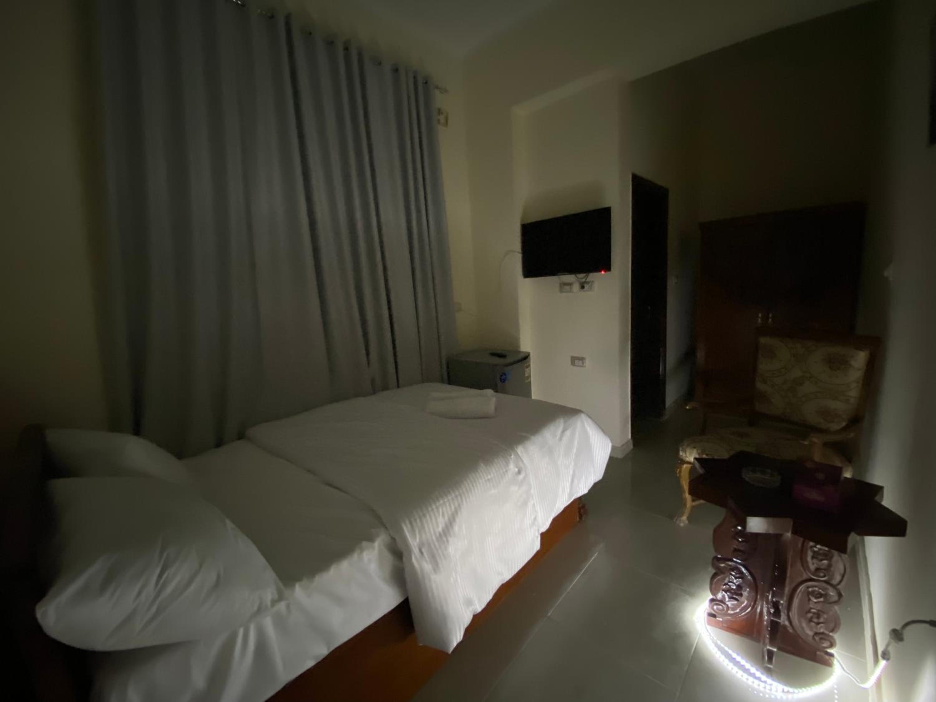 Sneferu Hotel