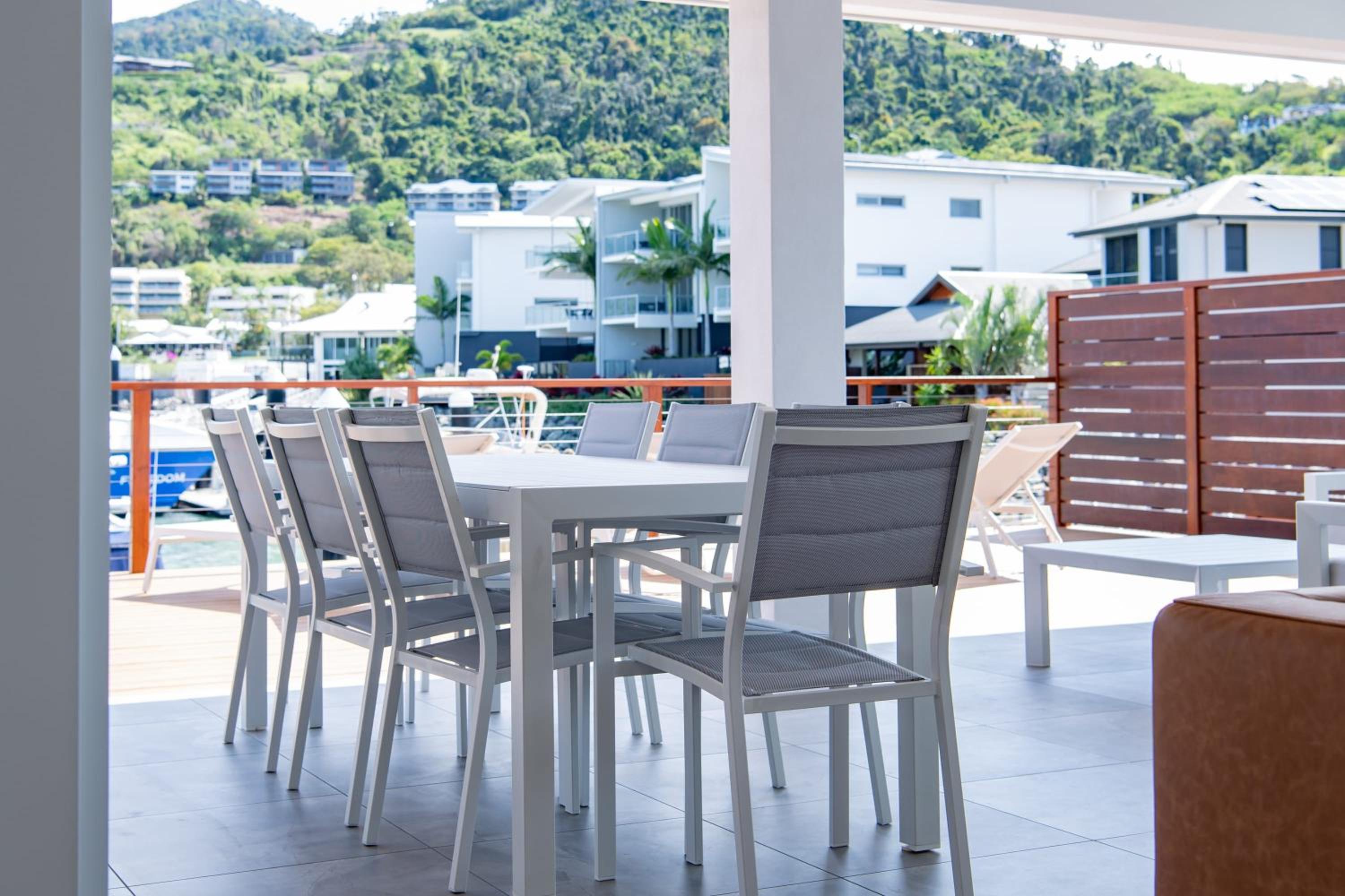 Cove 18 - Luxury beach house