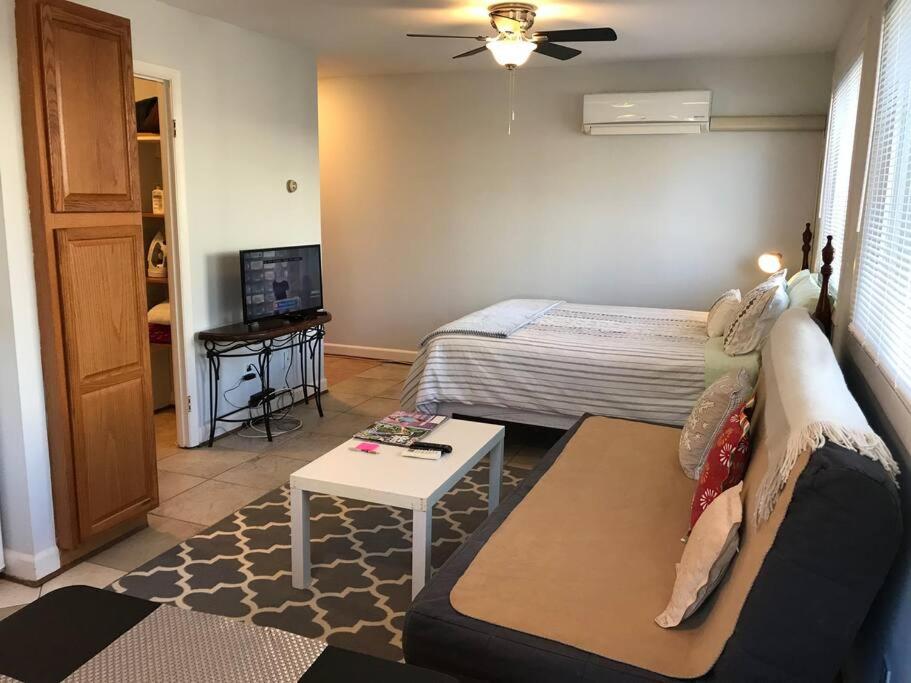 Walk2Metro's,DCGem,Private,Wifi, FreeParking view 5
