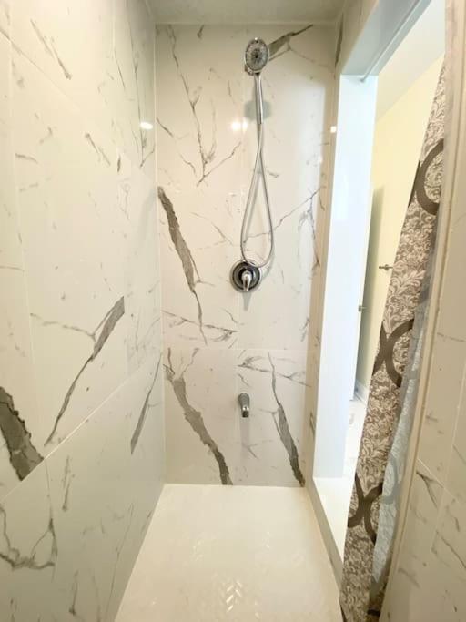 Beautiful Walk out Basement Apartment in Pickering near Beach