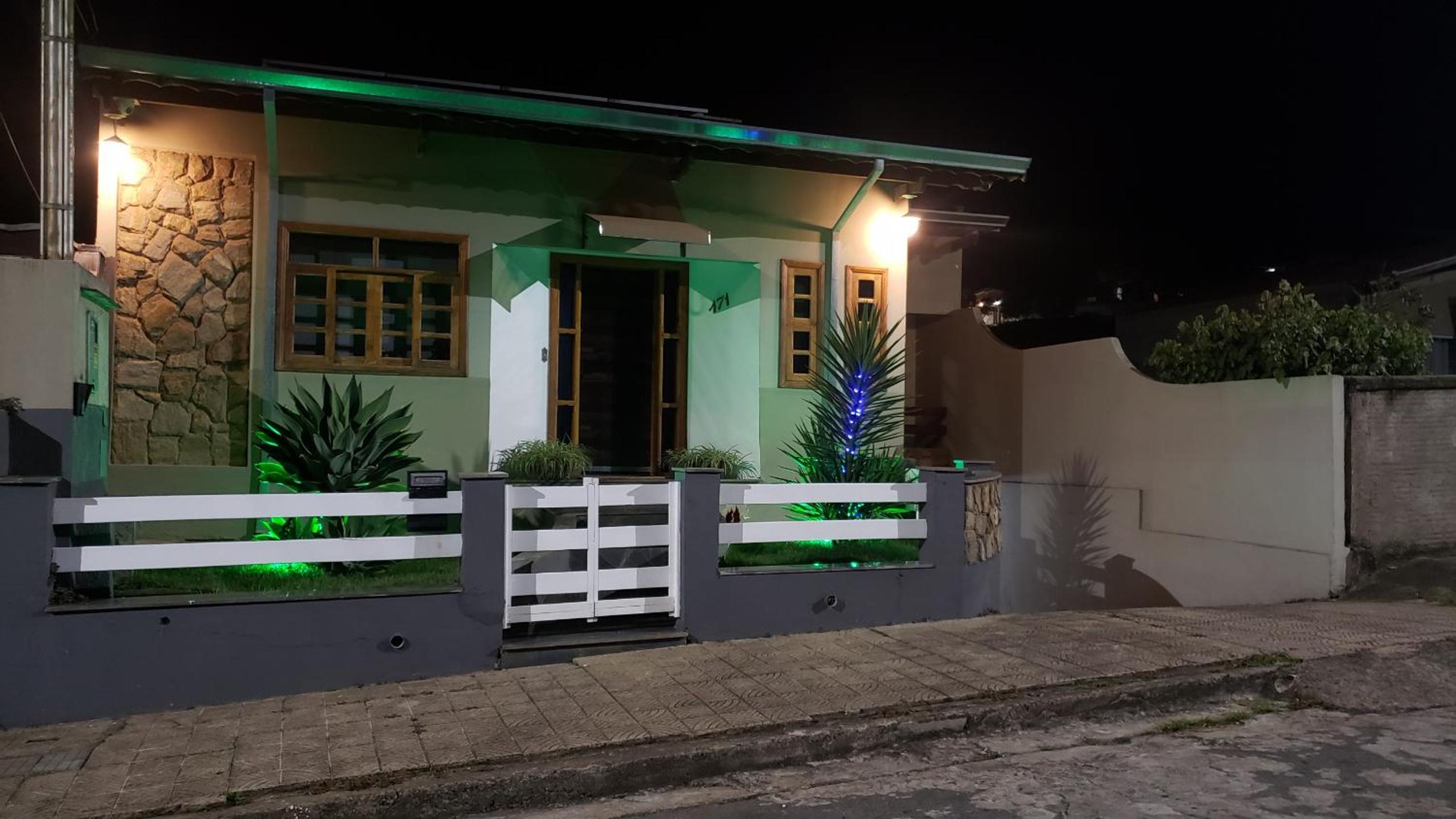 Casa Próximo ao Centro Agradável e Inteligente