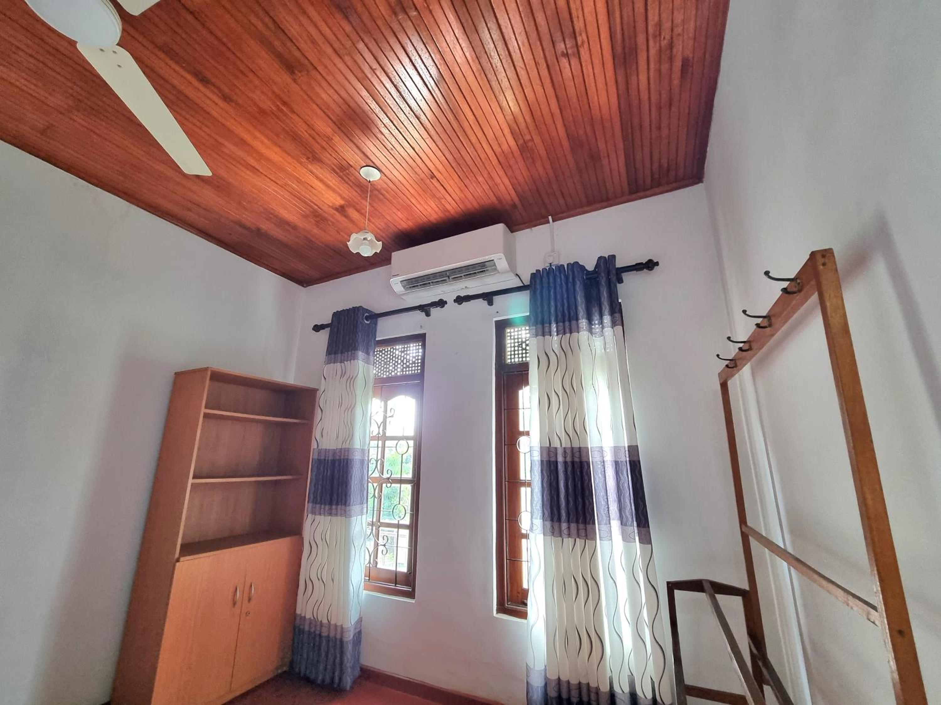 Aurelia Apartment - Upstairs view 2