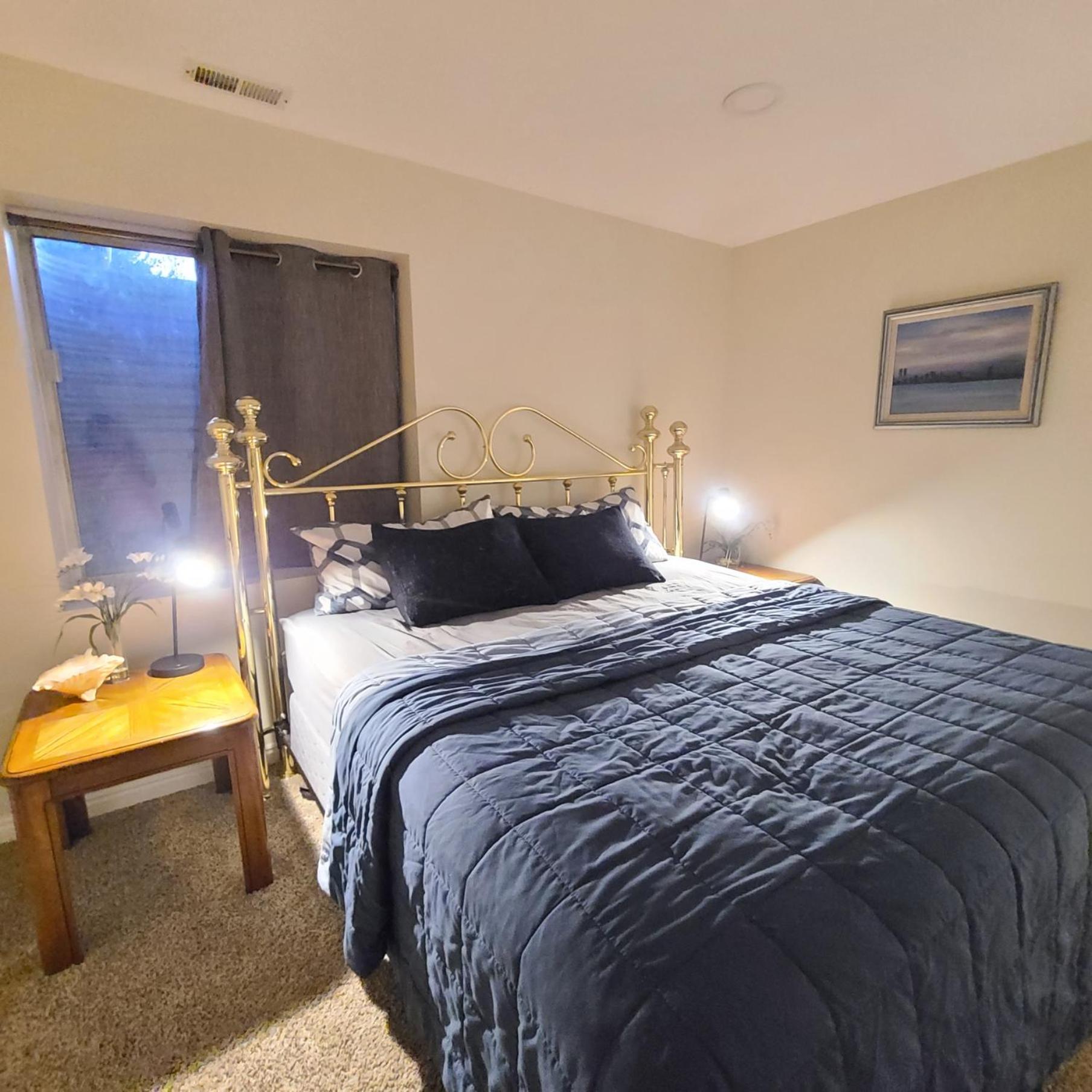 Entire Huge Basement! Fast Wifi! Private Entrance! - Property Image 5