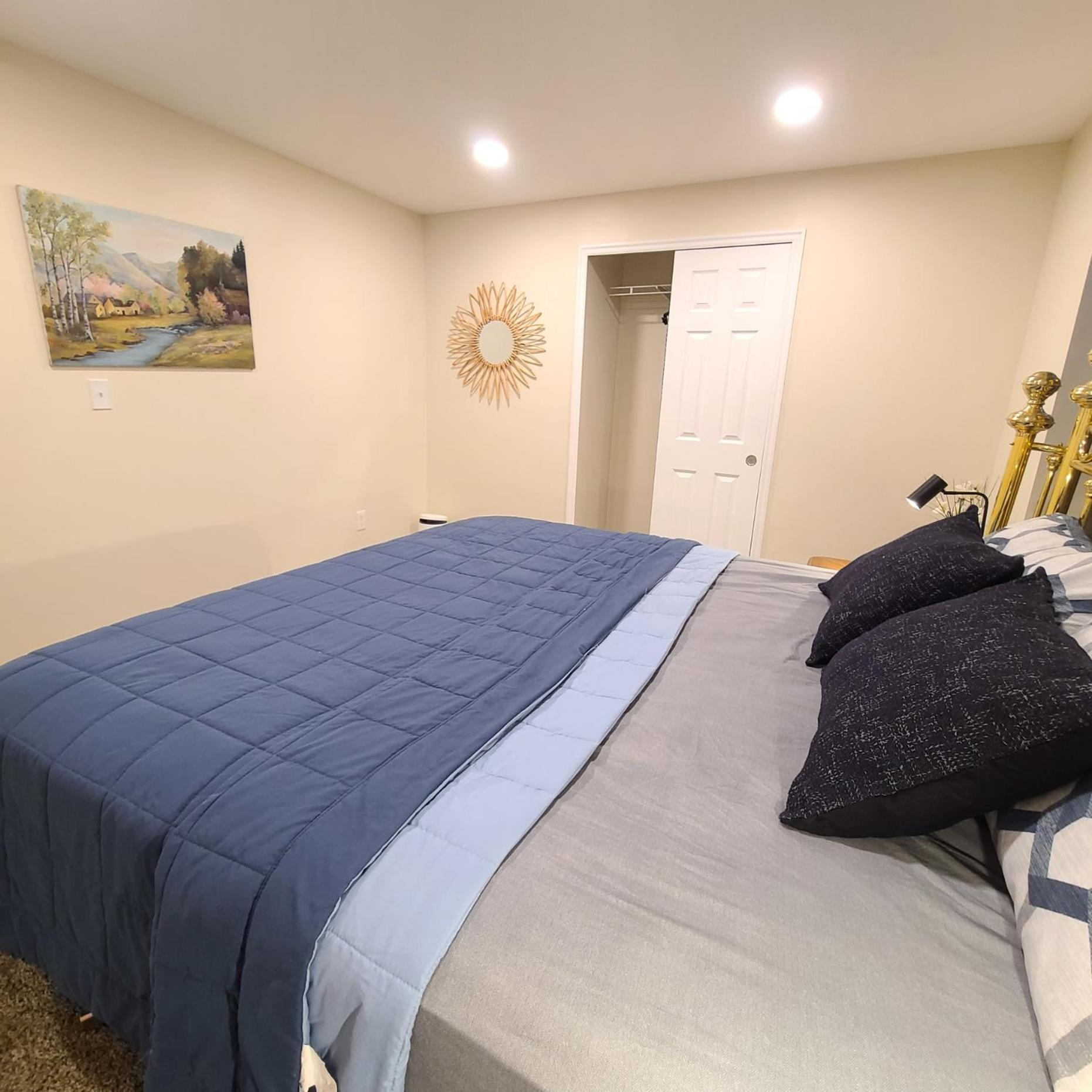 Entire Huge Basement! Fast Wifi! Private Entrance! - Property Image 26