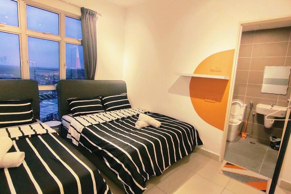 Kulai d putra suites beside ioiMall near JPO and Airport photo 2