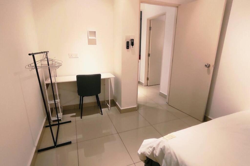 Kulai d putra suites beside ioiMall near JPO and Airport photo 8