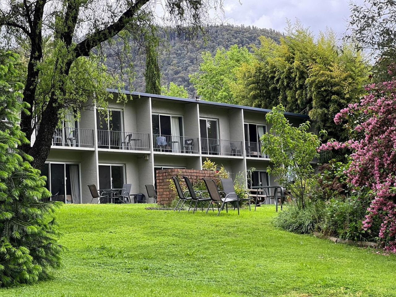 Riverbank Park MOTEL