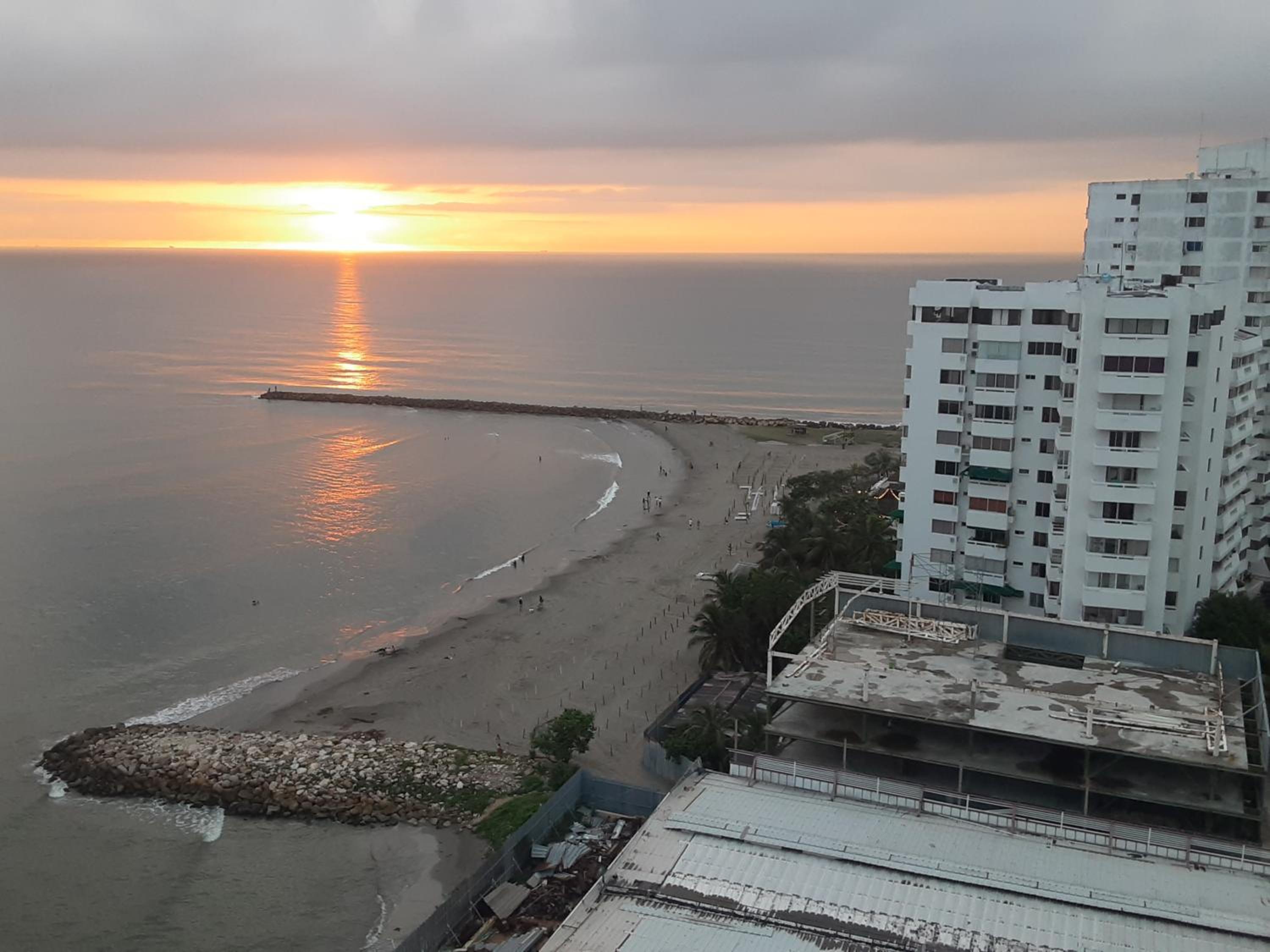 Oceanside 3-bedroom apartment in fun tourist area