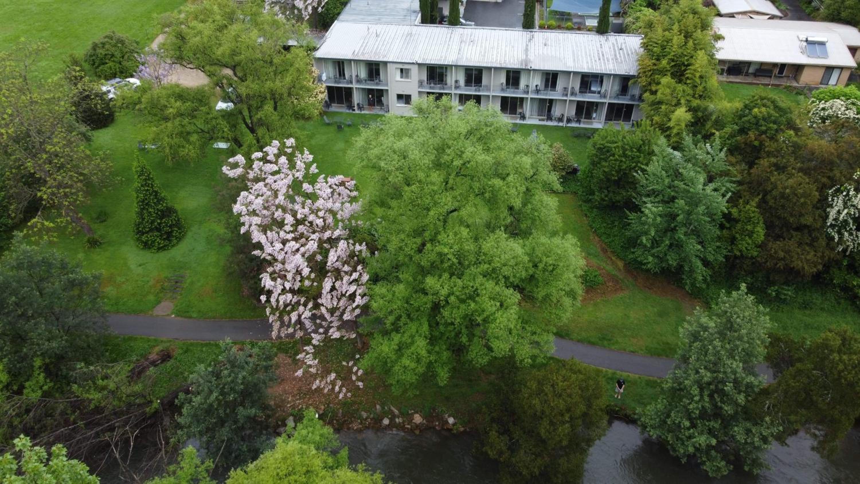 Riverbank Park MOTEL
