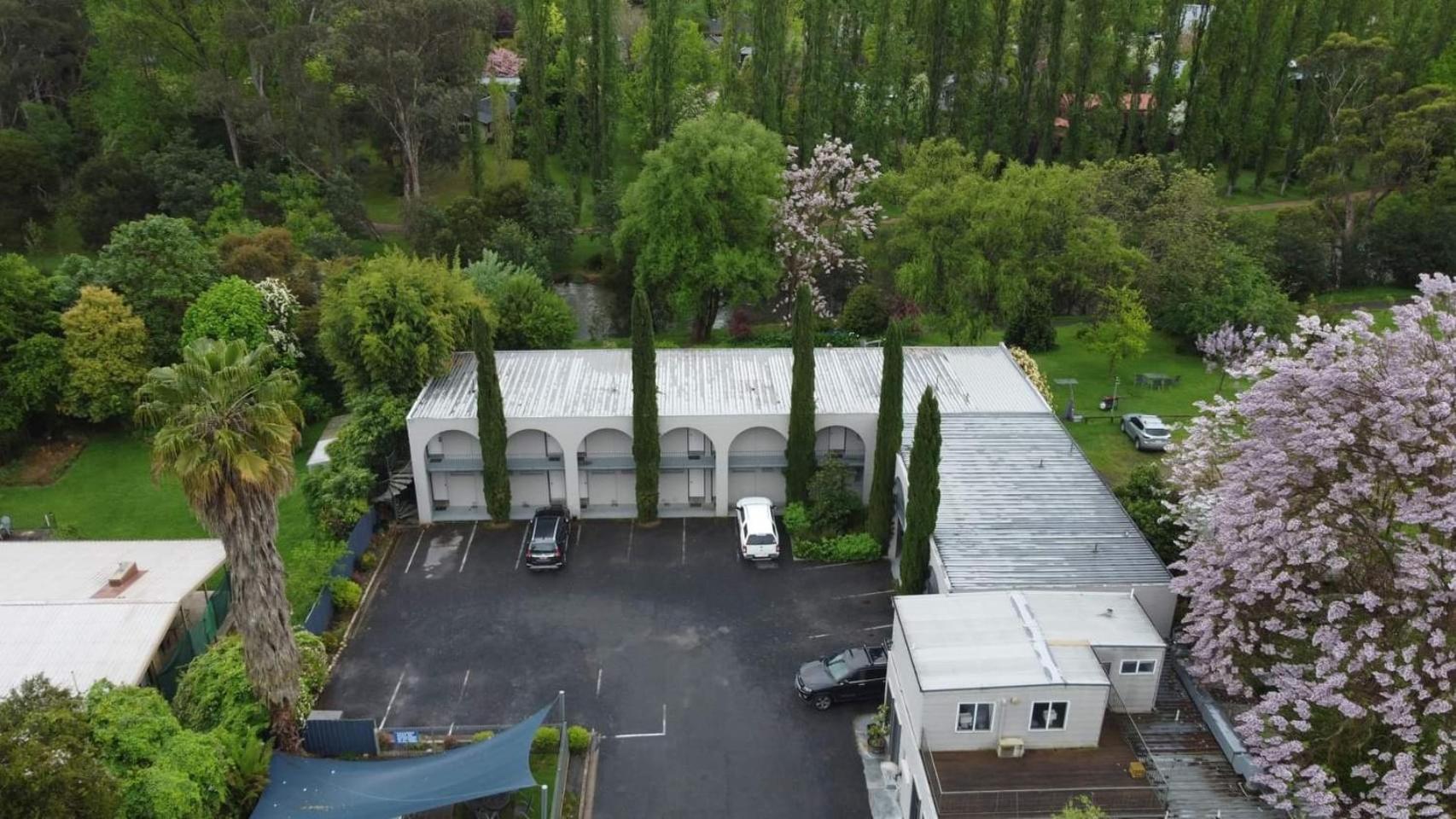 Riverbank Park MOTEL
