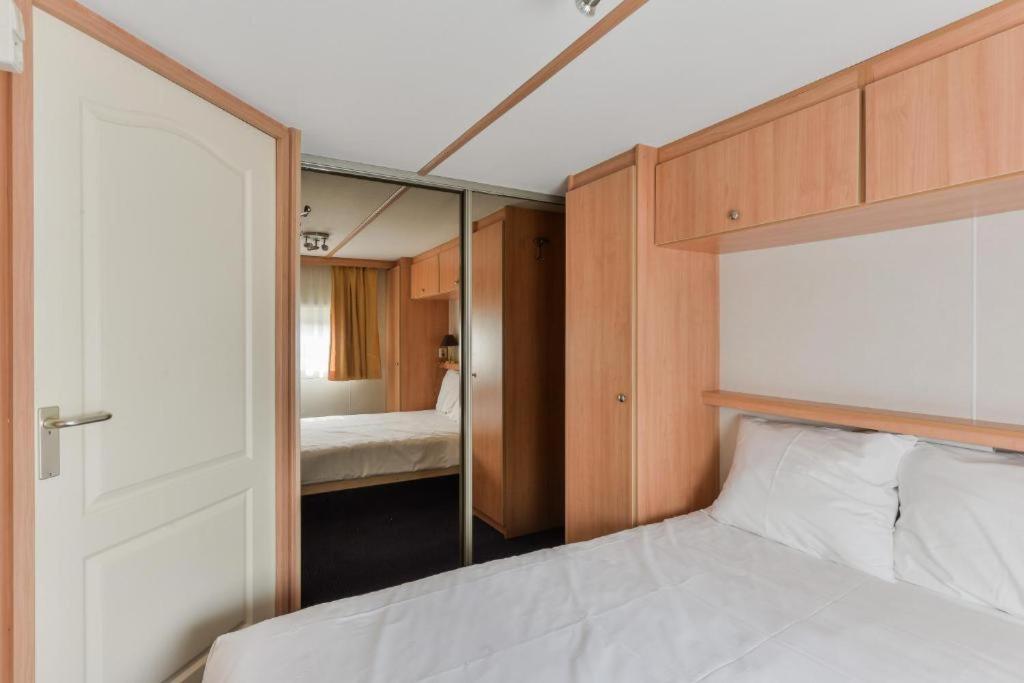 CHALET FOR 2 AT THE BEACH view 4