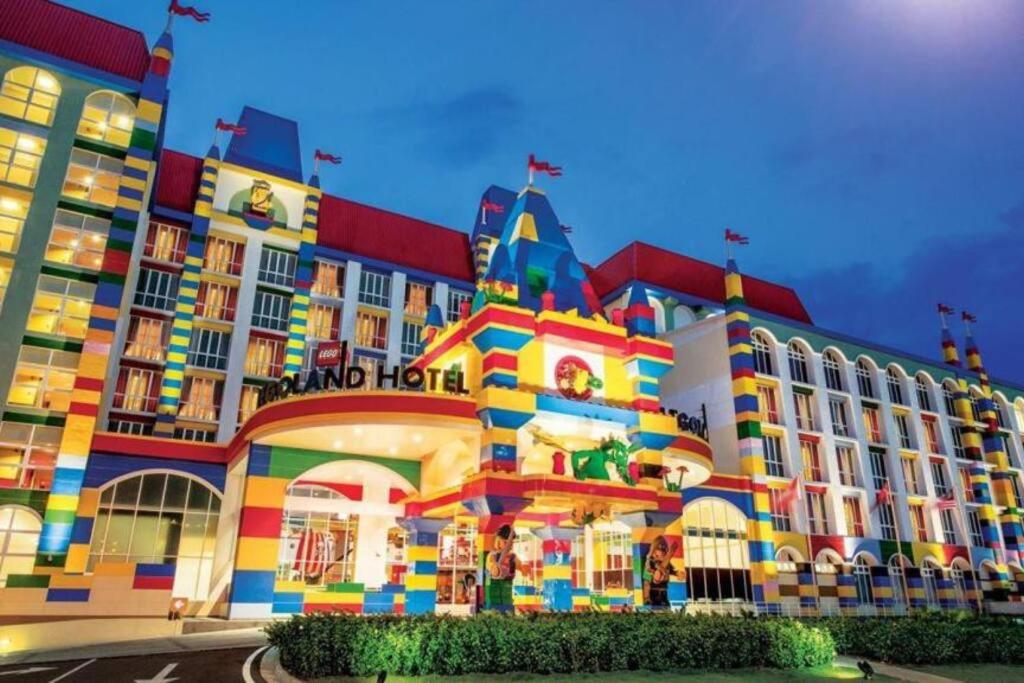 46 Jb Tmn Century 5Room 18pax near CIQ KSL Mall