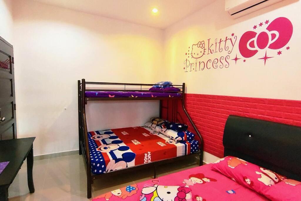 46 Jb Tmn Century 5Room 18pax near CIQ KSL Mall