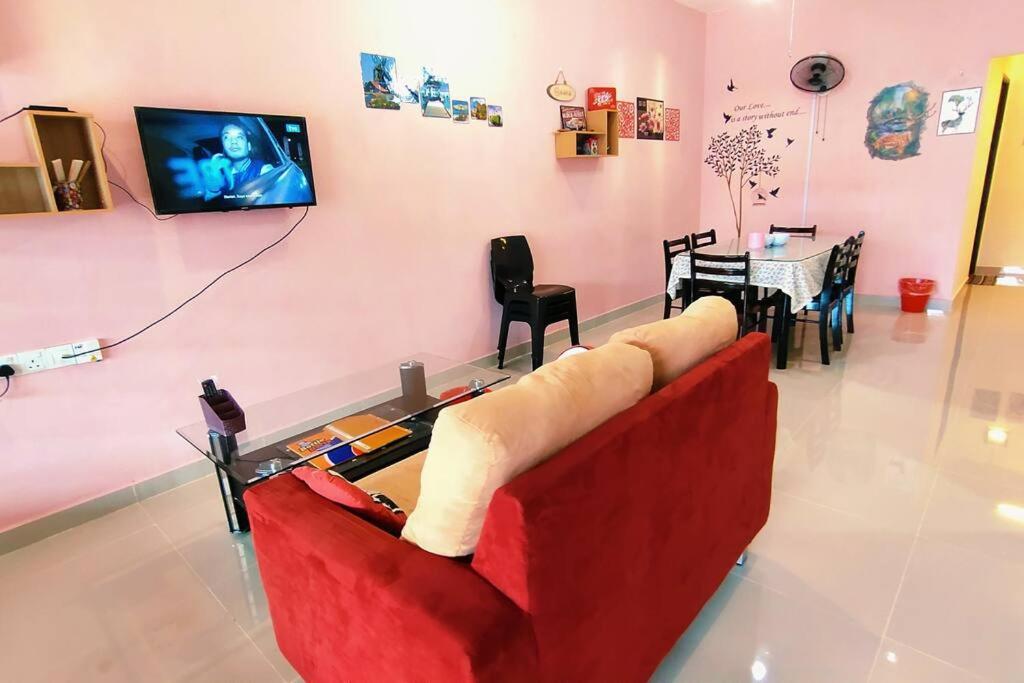 46 Jb Tmn Century 5Room 18pax near CIQ KSL Mall