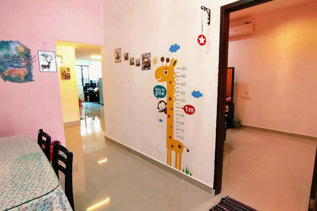 46 Jb Tmn Century 5Room 18pax near CIQ KSL Mall