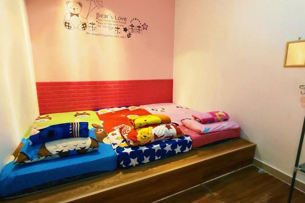 46 Jb Tmn Century 5Room 18pax near CIQ KSL Mall