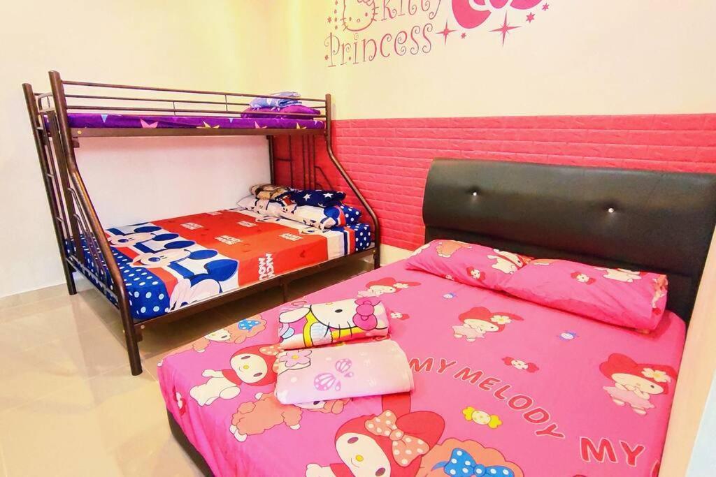 46 Jb Tmn Century 5Room 18pax near CIQ KSL Mall