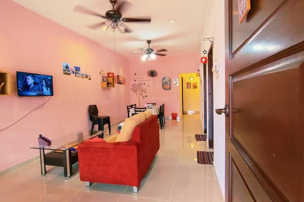 46 Jb Tmn Century 5Room 18pax near CIQ KSL Mall