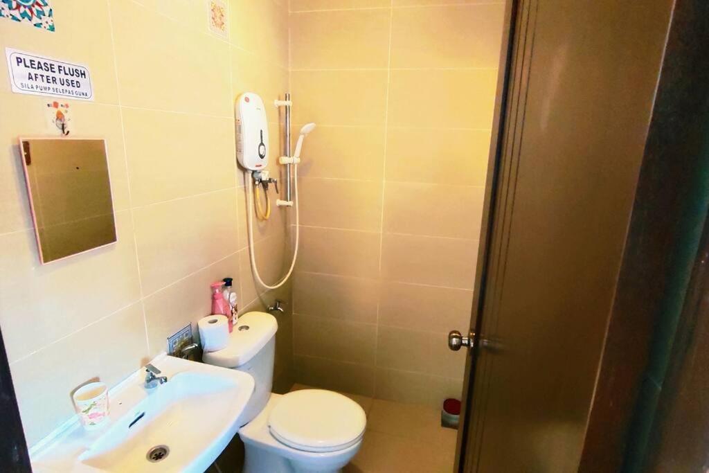 46 Jb Tmn Century 5Room 18pax near CIQ KSL Mall
