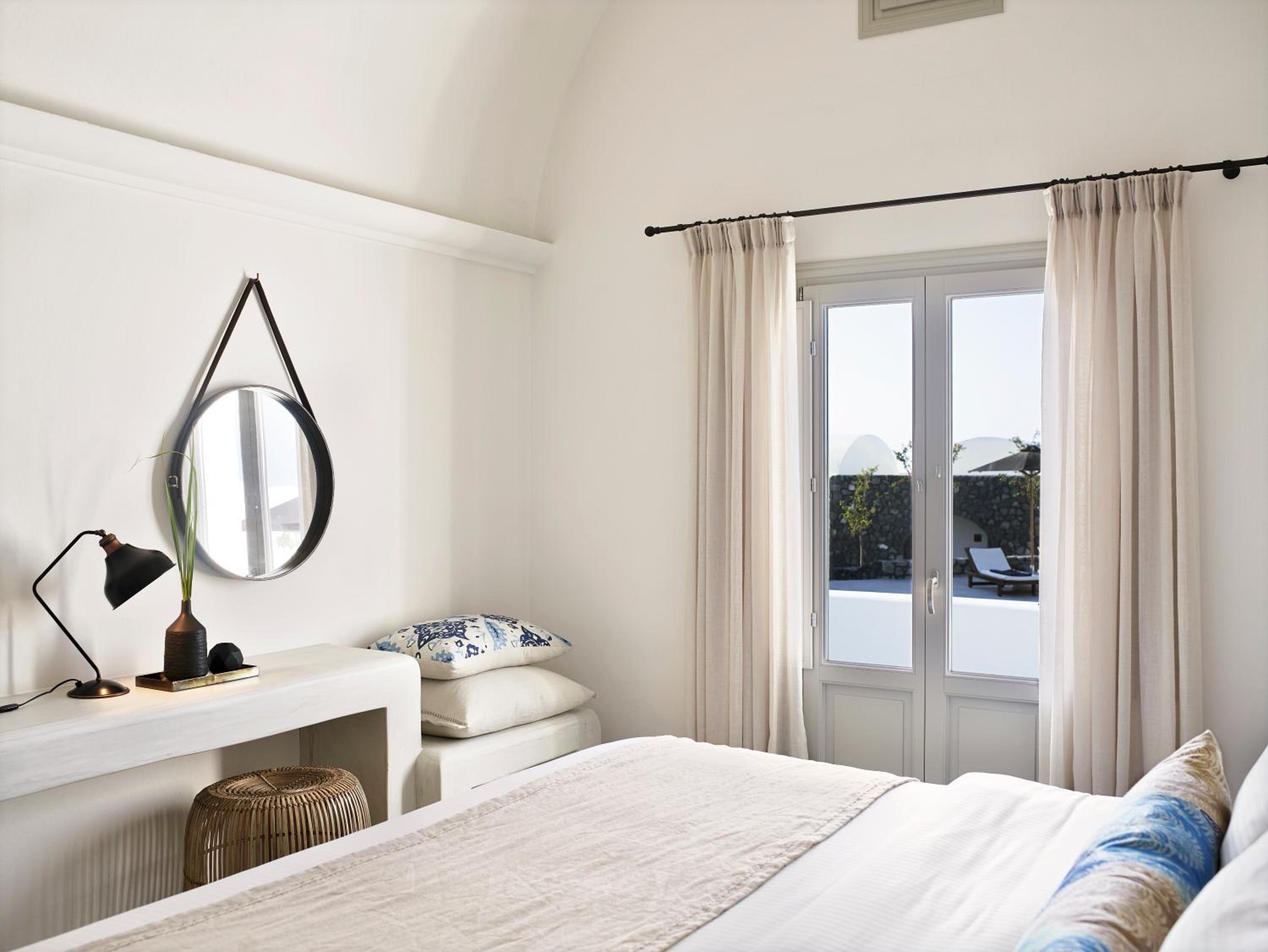 Santo Pure Oia Suites & Villas 28