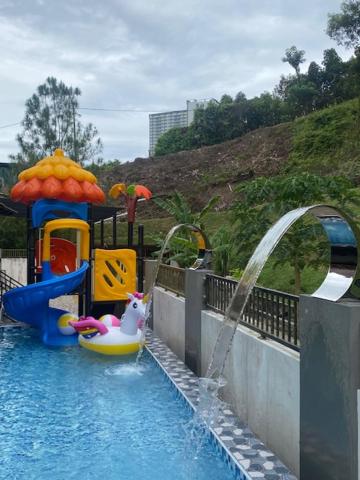 Villa 16pax 3BR with Spa Pool n Pool Table near SPICE ARENA photo 1