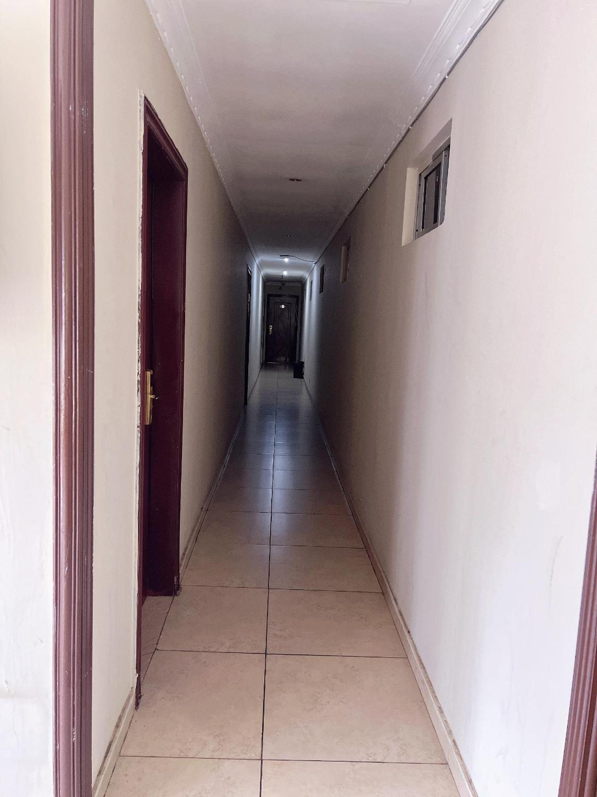 Shengtang Business Hotel