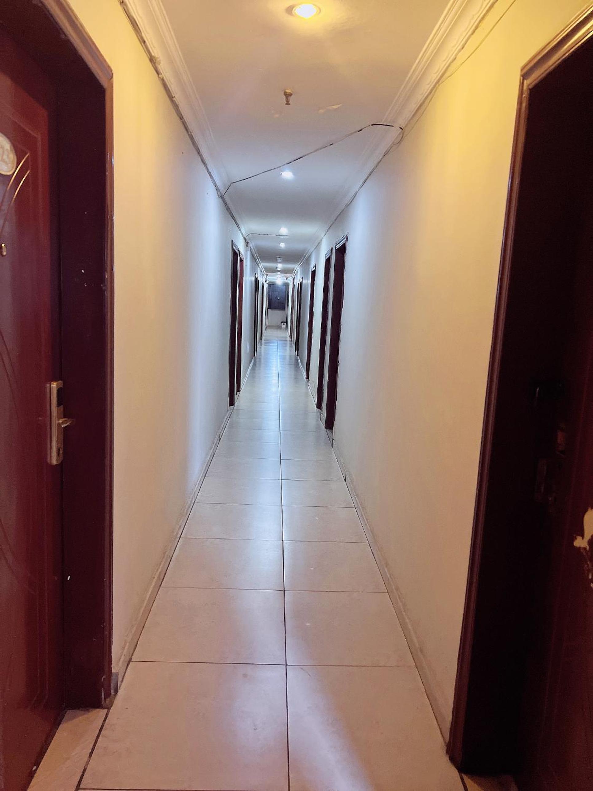 Shengtang Business Hotel
