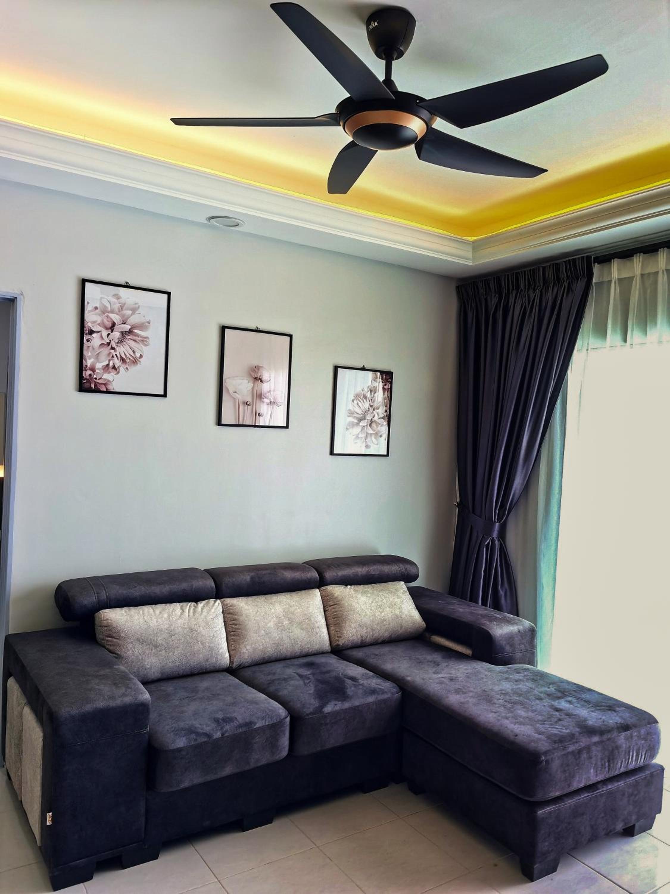 Moonight Luxe Suite, Cameron's Emerald Avenue