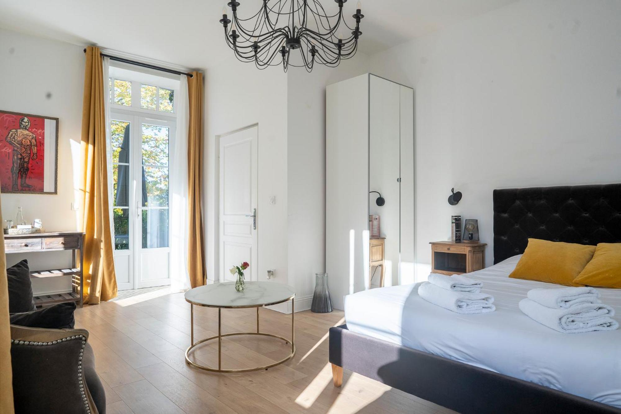 Chateau des Ayes - Chambres & suites