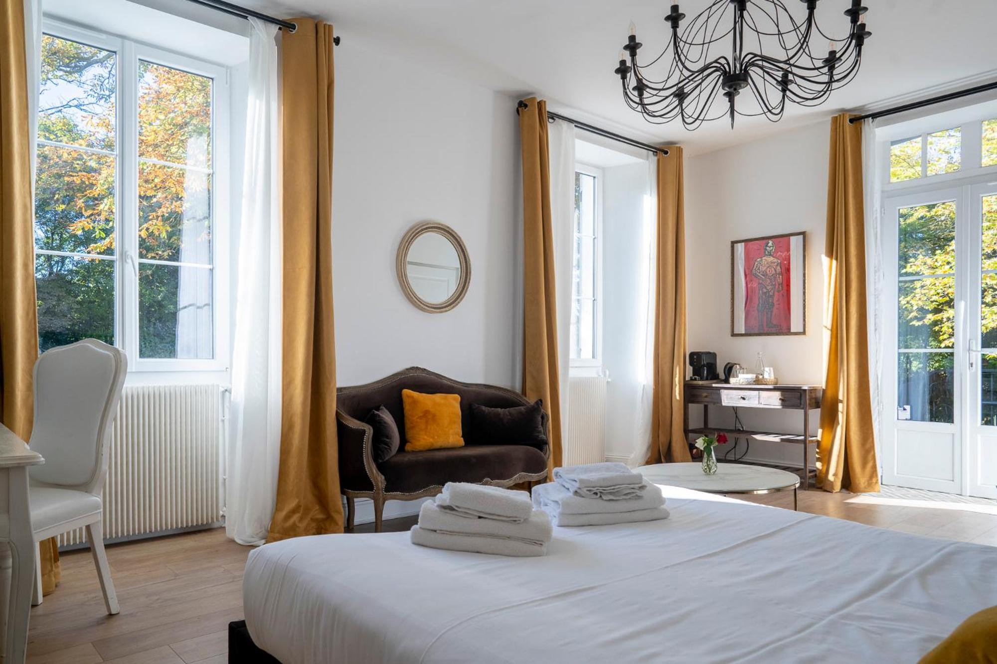 Chateau des Ayes - Chambres & suites