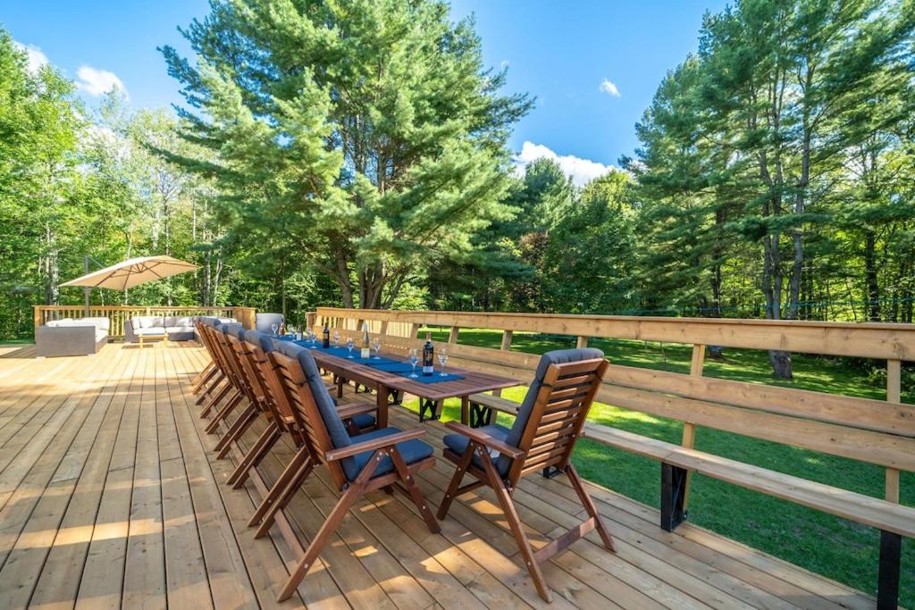 Marmora Retreat - Unique Waterfront Farmhouse