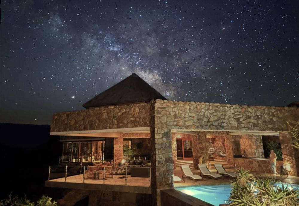 Moyela Safari Lodge
