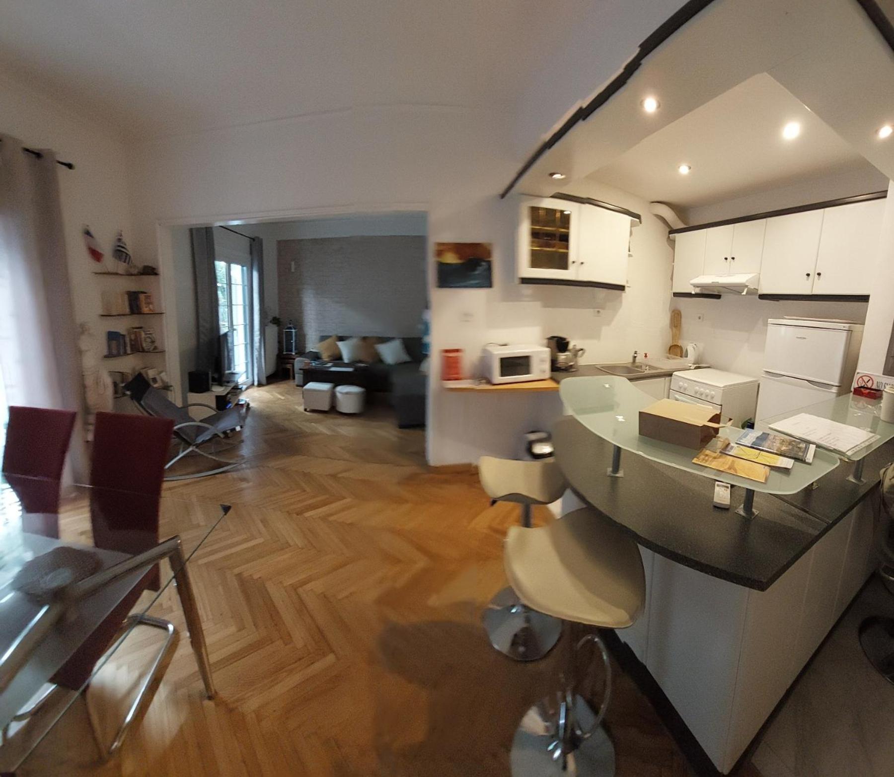 Athens Riviera apt with seaview, 15' to Acropolis