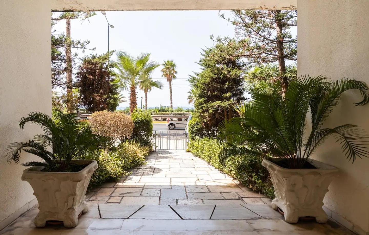 Athens Riviera apt with seaview, 15' to Acropolis