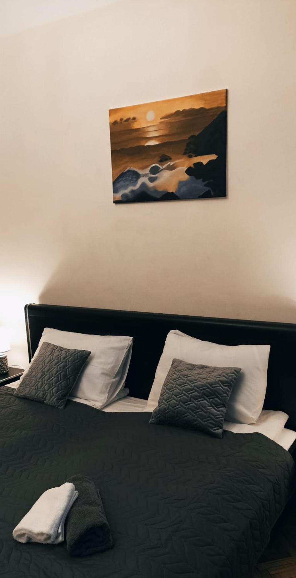 Ideally located Two bedrooms Apartment - Family&Friends City Stay