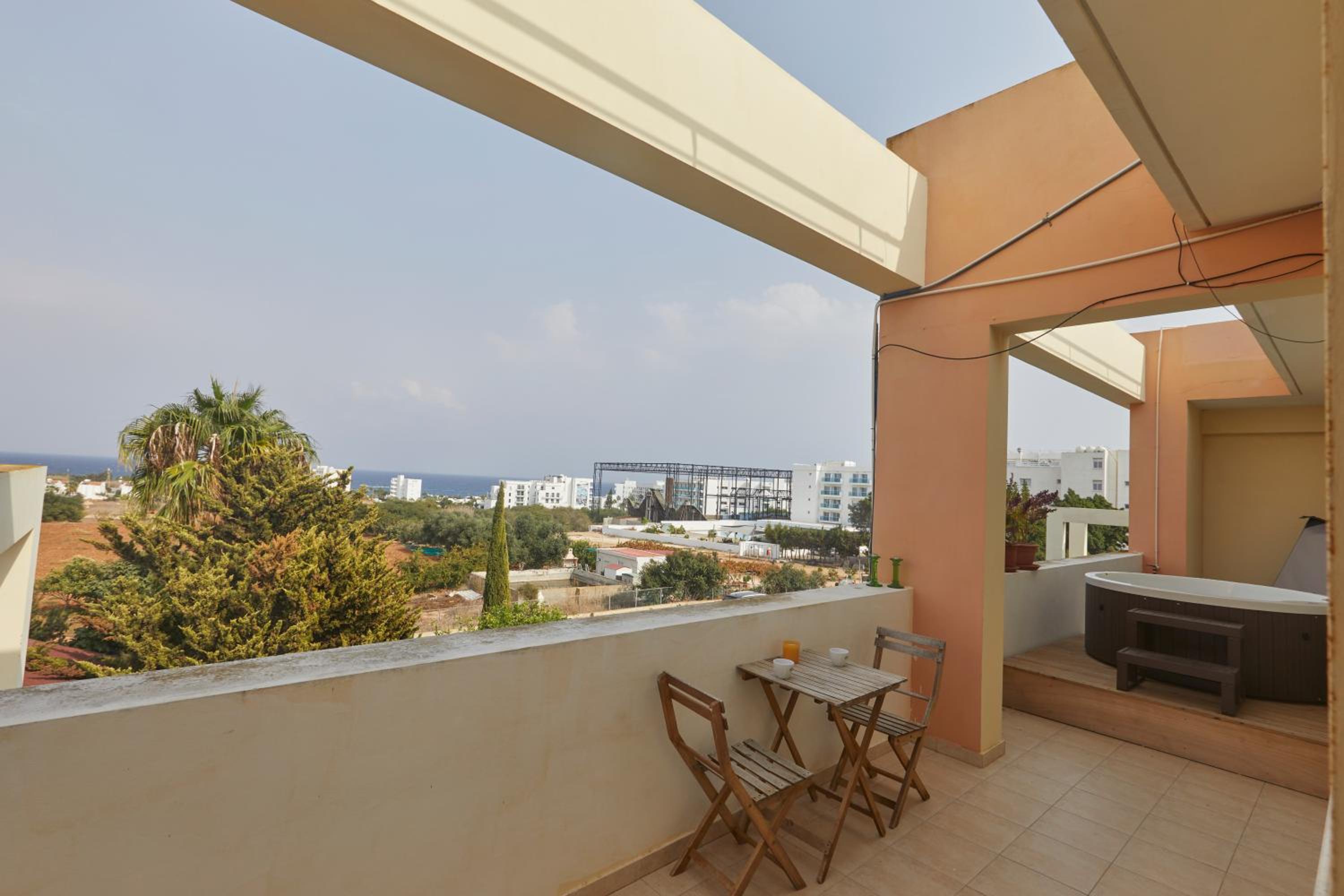 Spectacular Sea View, private jacuzzi & table pool