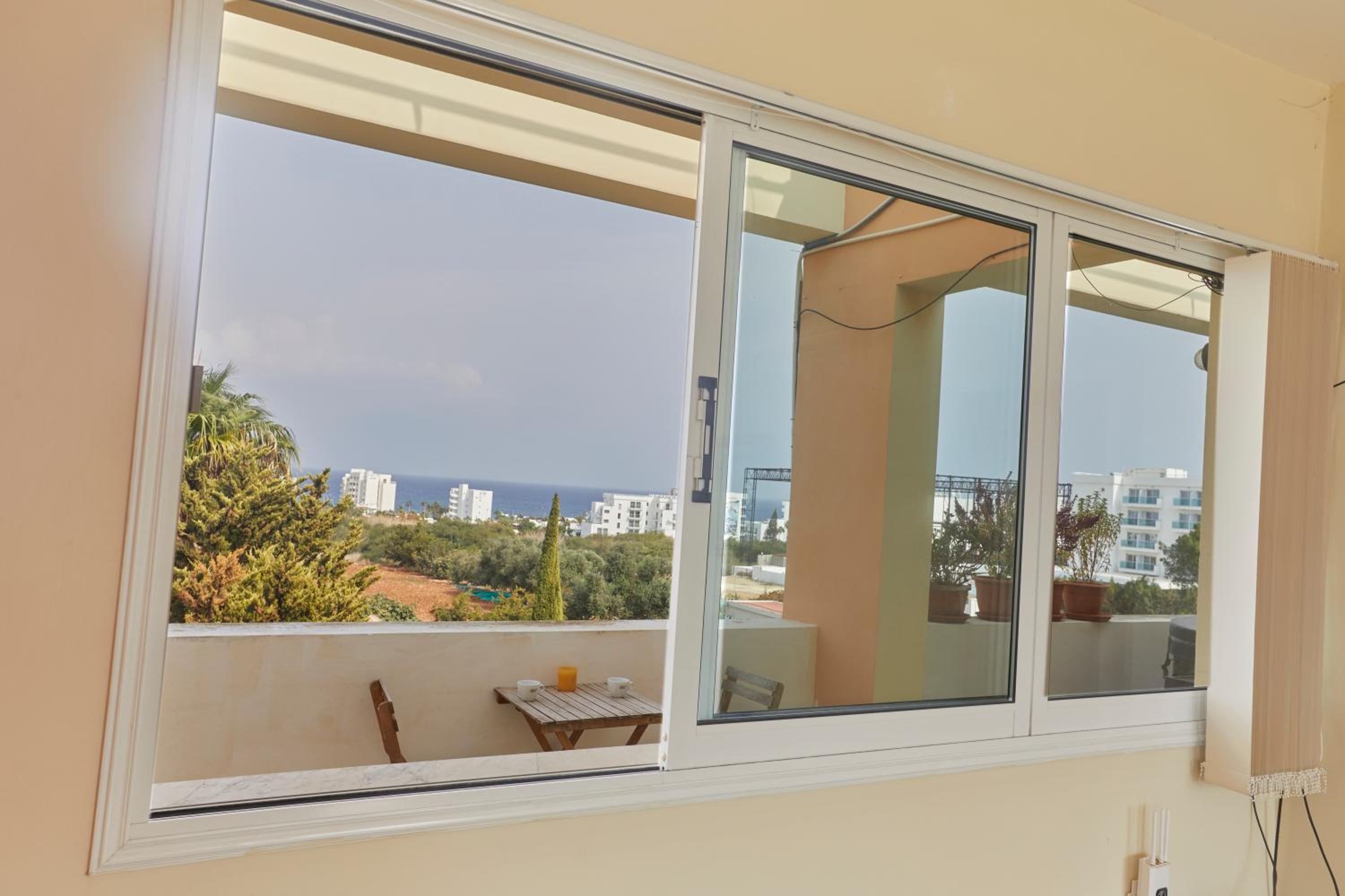 Spectacular Sea View, private jacuzzi & table pool