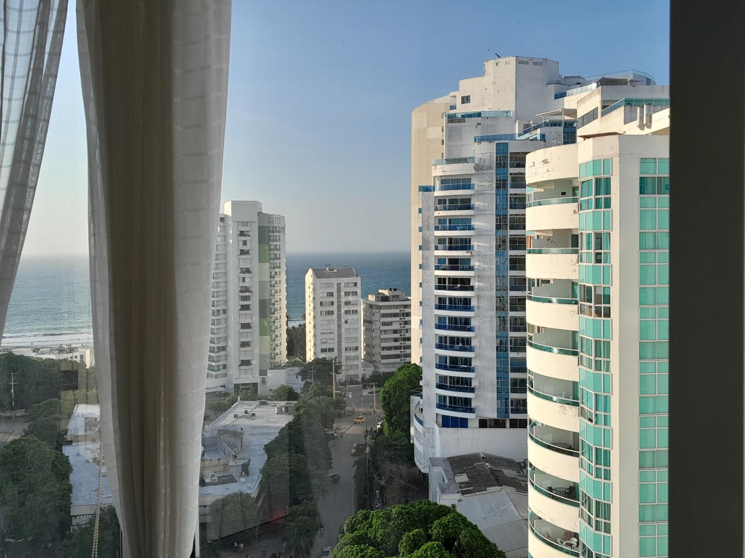 Oceanside 3-bedroom apartment in fun tourist area