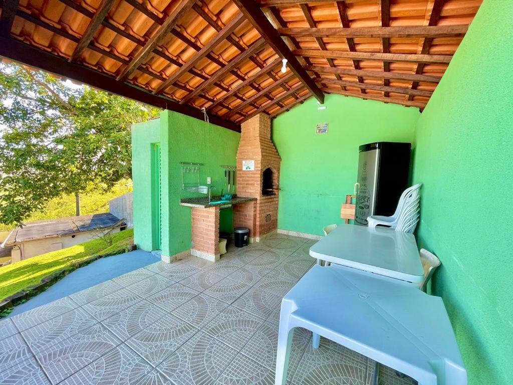 Chácara com piscina aquecida- Perdões