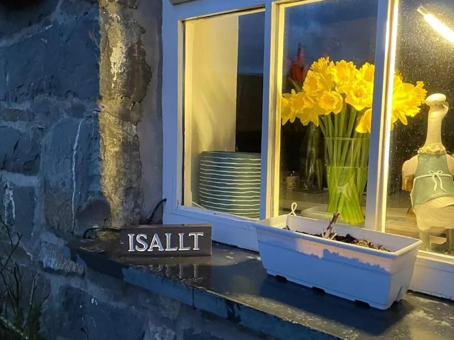 Isallt Cosy Cottage. Dogs Welcome. Superking & Double Bed. Log Burner. Peaceful Village Location view 2