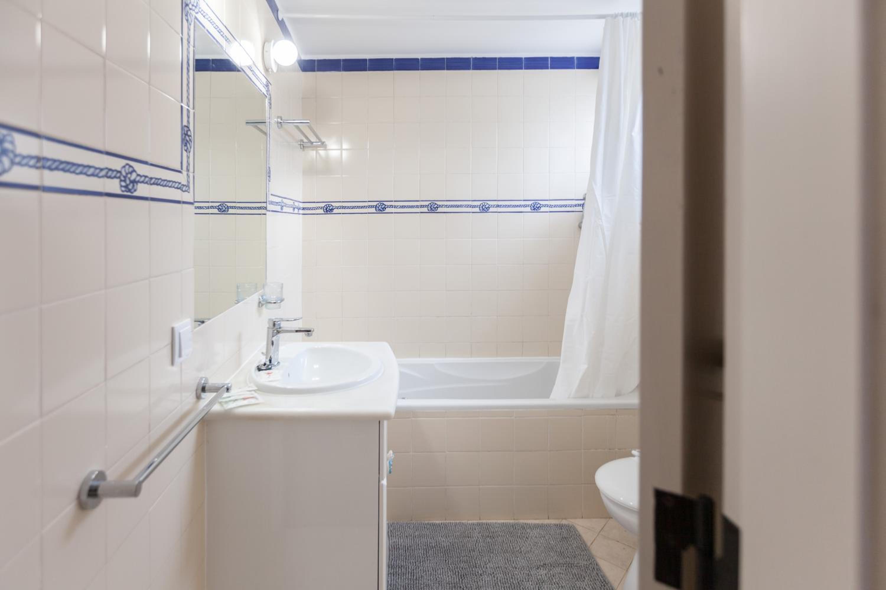 FLH Cascais Homey Apartment with Balcony view 3