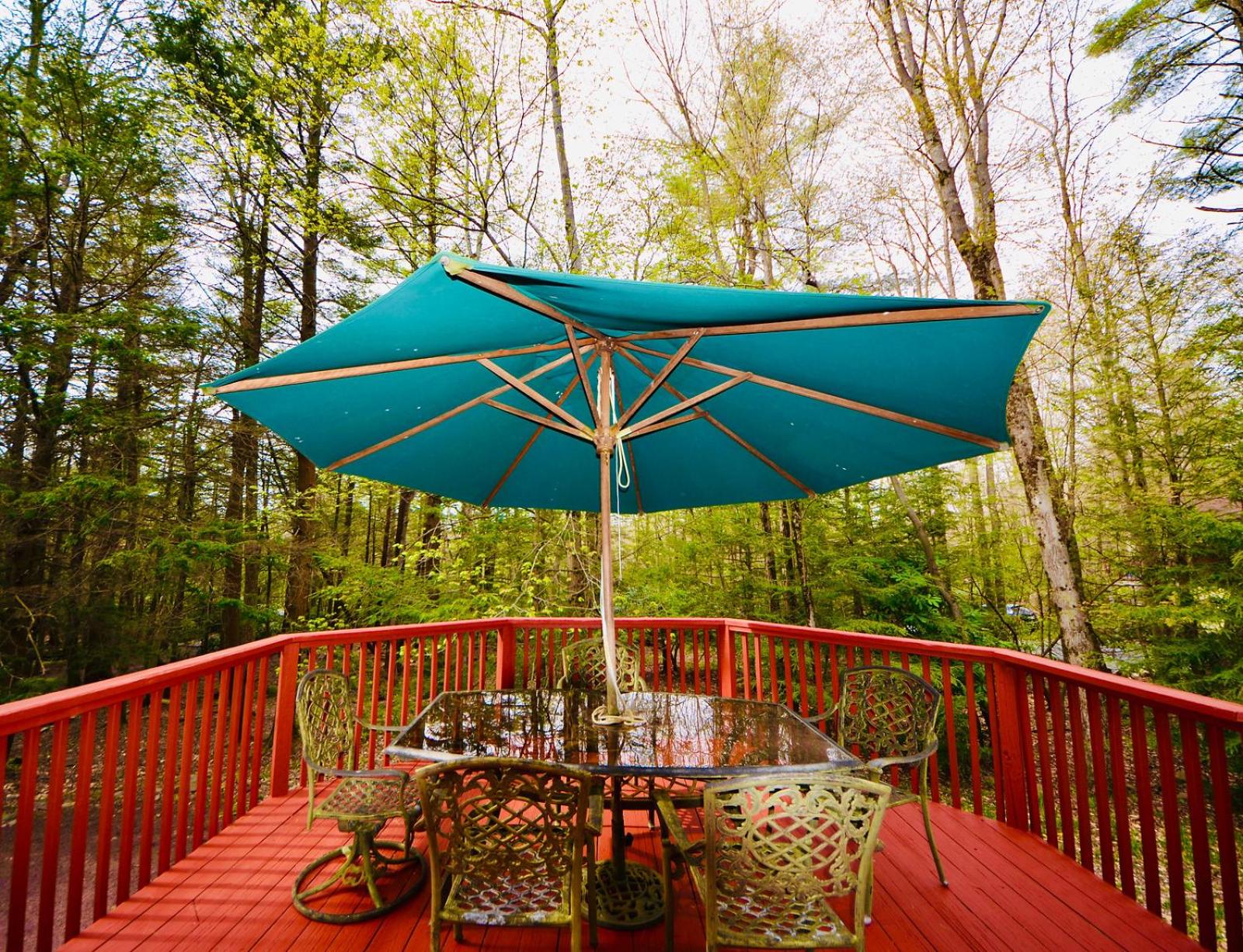 ⛰⛵️⛱Mt. Maplewood Lodge❤️Seasonal Specials ☆Poconos☆Cabin☆Hot⛷Tub☆Game Room☆