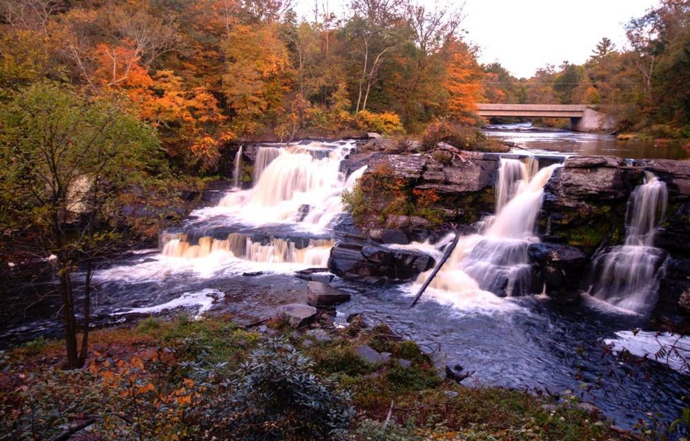 ⛰⛵️⛱Mt. Maplewood Lodge❤️Seasonal Specials ☆Poconos☆Cabin☆Hot⛷Tub☆Game Room☆