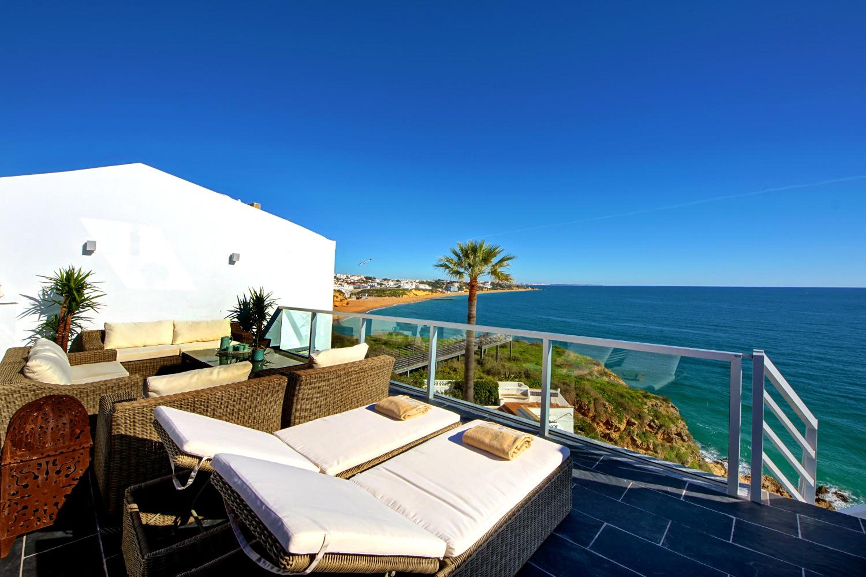 Casa Latino - Oceanfront - Luxury & Charming villa- Jacuzzi at Rooftop by DreamvillasAlbufeira view 2