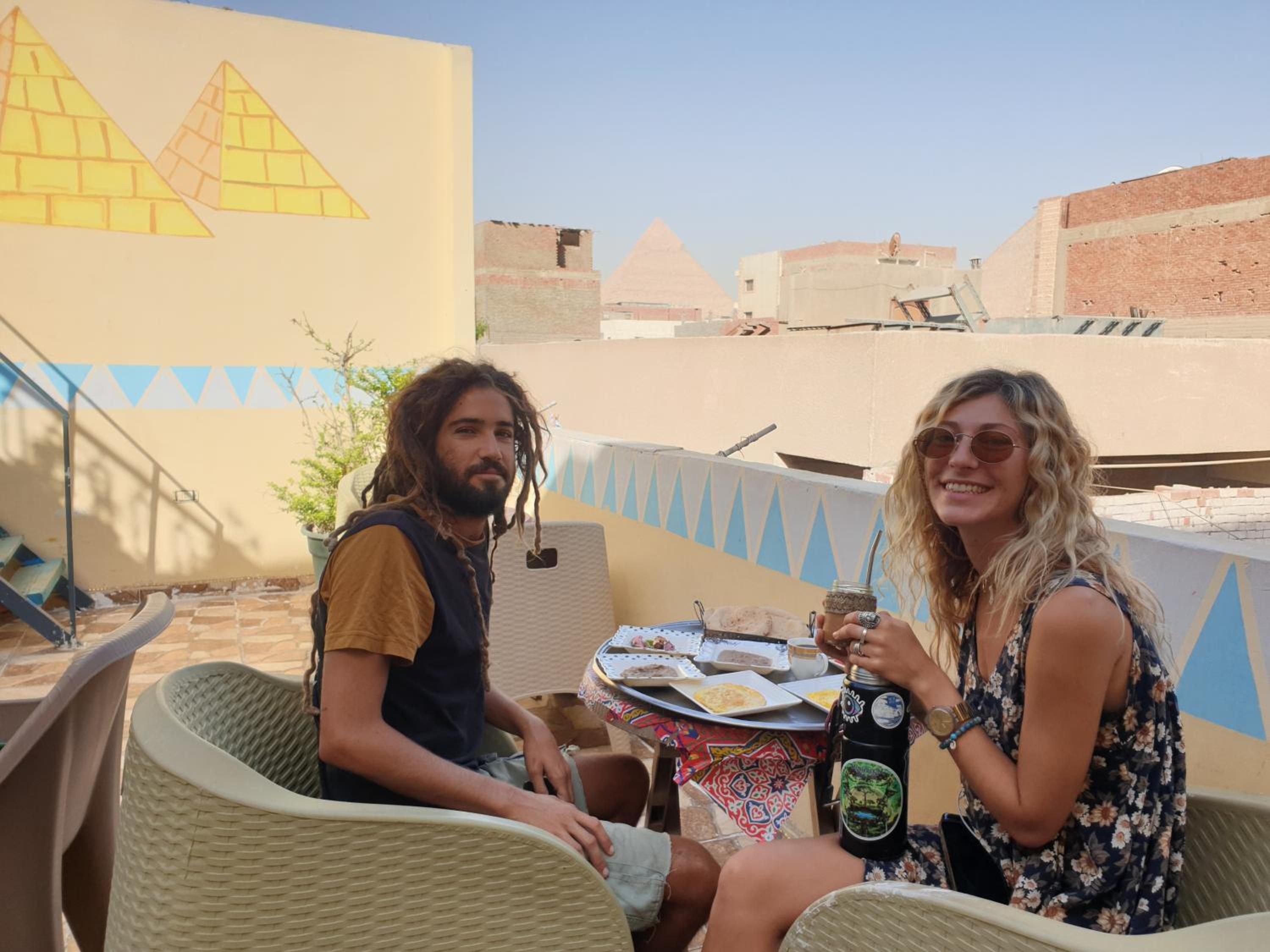 2 Jana Pyramids view inn