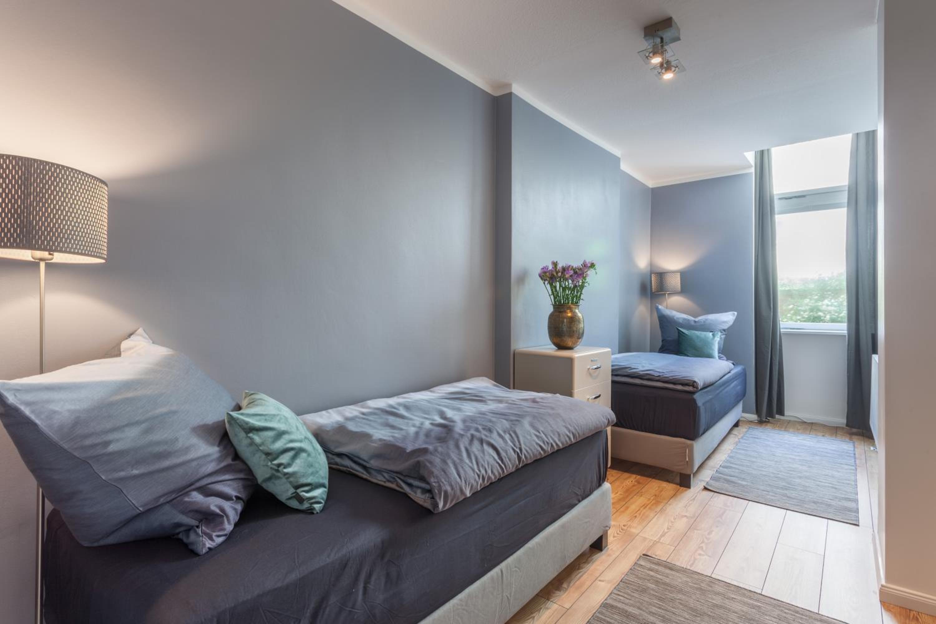The Paul II - stylish & central 3 BR apartment, group & family friendly, 4- 6 Guests