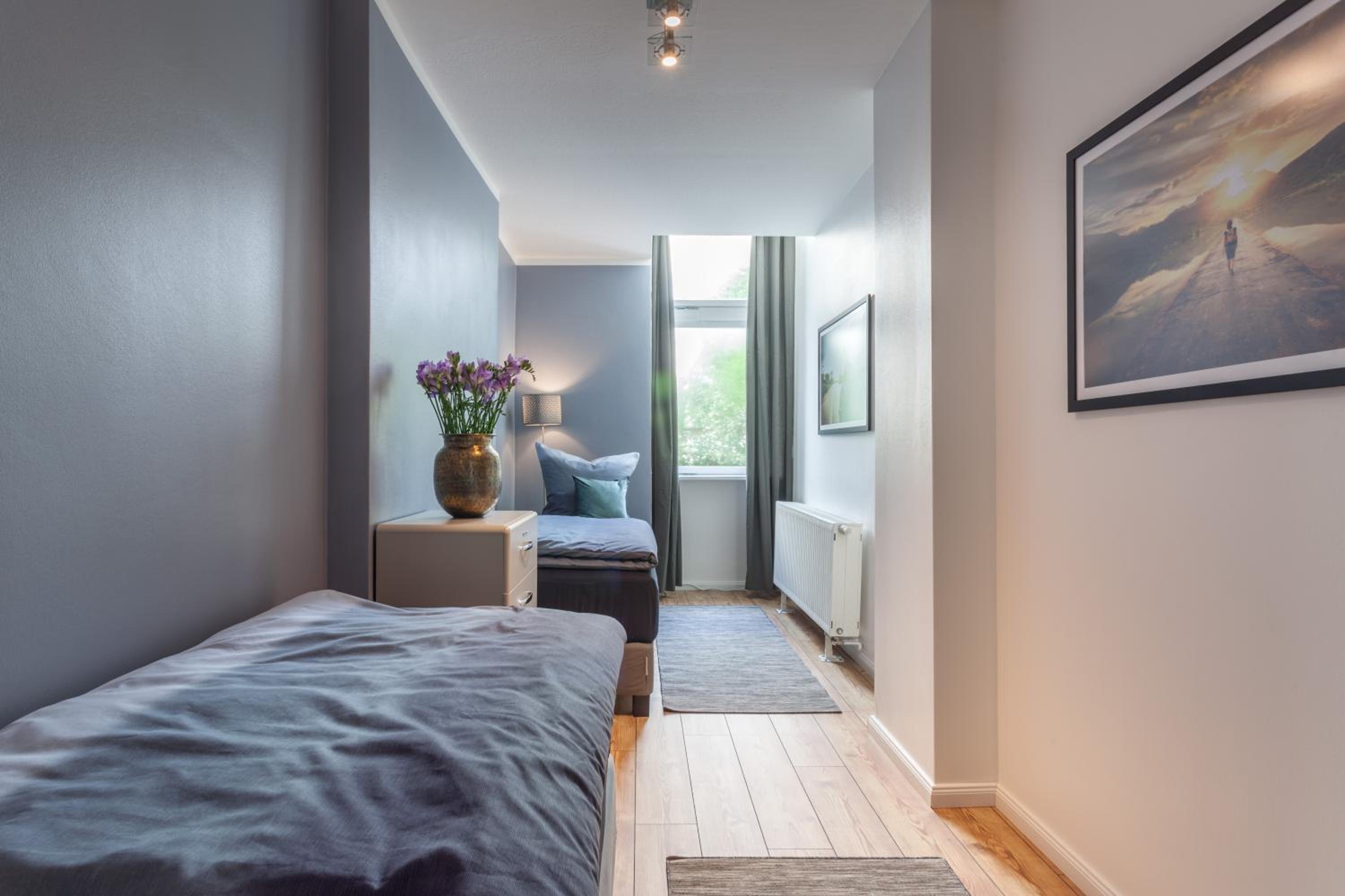 The Paul II - stylish & central 3 BR apartment, group & family friendly, 4- 6 Guests